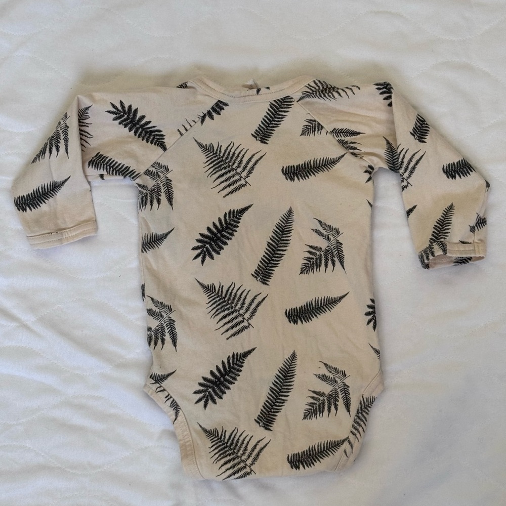 Kate Quinn 12-18M Organic Cotton Fern Wrap - Picture 4 of 7